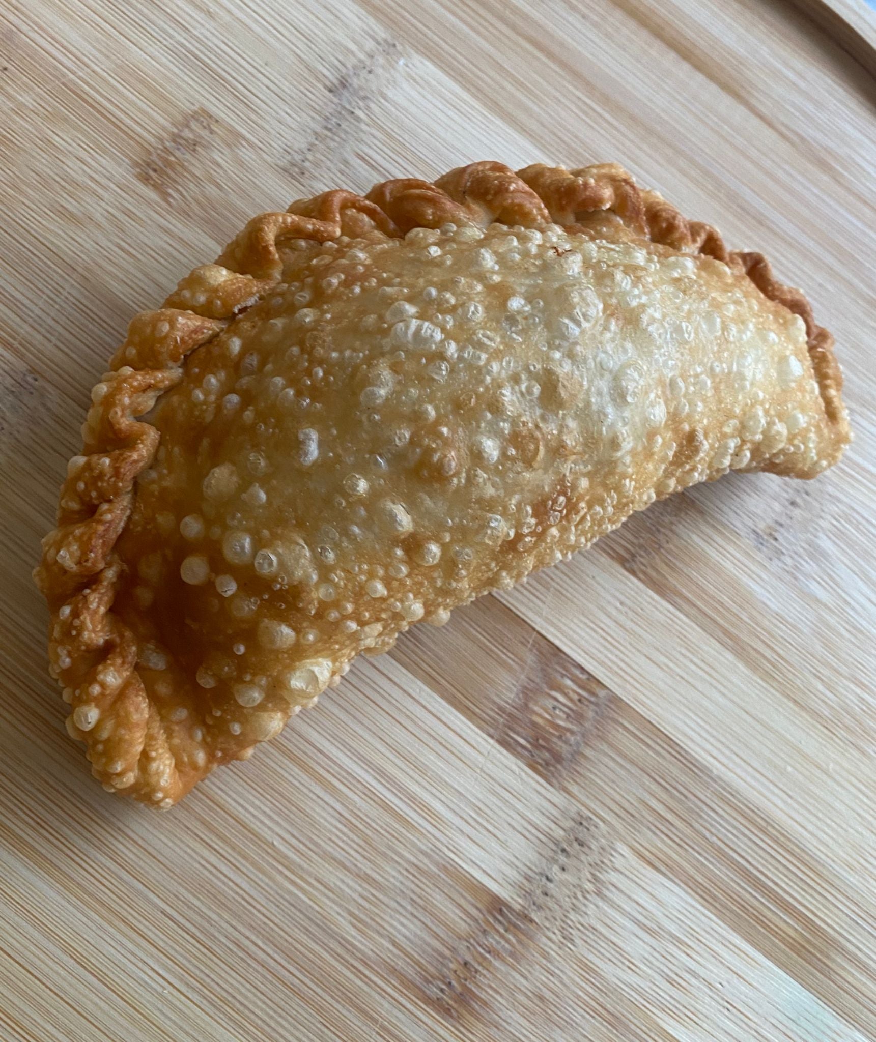 EMPANADA MECHADA QUESO (beef cheese) - 6 UNITS